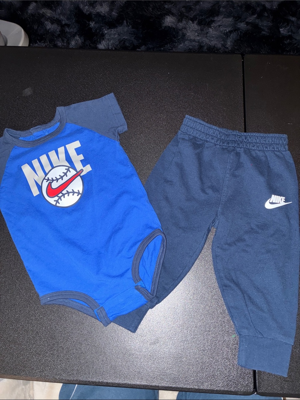 Nike Blue Logo Bodysuit and Navy Joggers 2 piece Set size 12 months